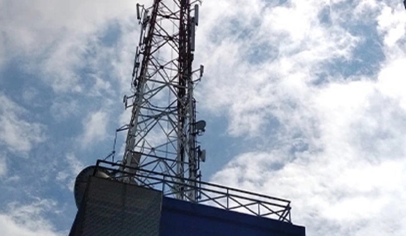 دور أبراج الاتصالات على السطح في شبكات الاتصالات